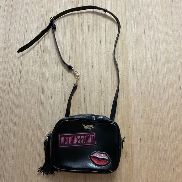 Victoria's Secret Black City Crossbody Belt Bag Purse Lips Tassel - Picture 2 of 10